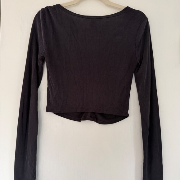 Forever 21 Long Sleeve Crop Top - Picture 2 of 2